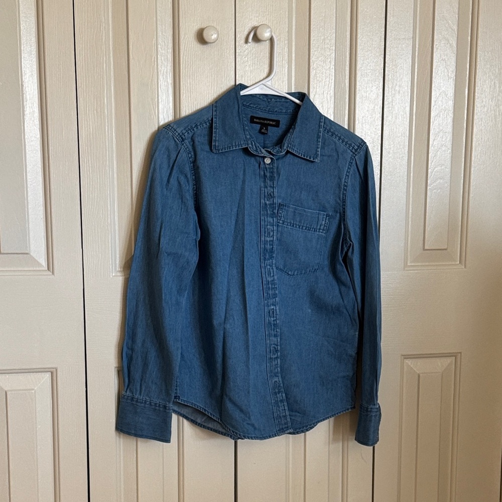 Denim Button-Up Shirt in Medium Blue